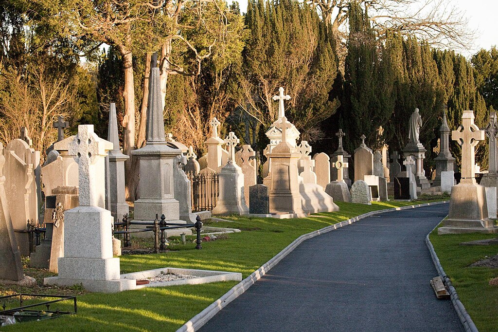 Tombstone Monuments: Differences in Cemetery Rules Across European Countries